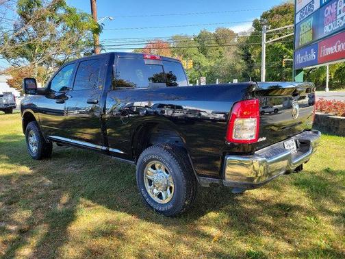 2024 RAM 2500 Tradesman Crew Cab 4x4 6'4' Box