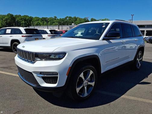 Bright White Clearcoat 2025 Jeep Grand Cherokee Limited