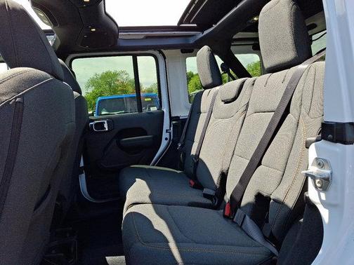 Bright White Clearcoat 2026 Jeep Wrangler Willys