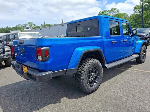 2025 Jeep Gladiator High Tide