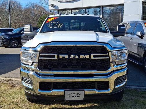 2024 RAM 2500 Tradesman Crew Cab 4x4 6'4' Box