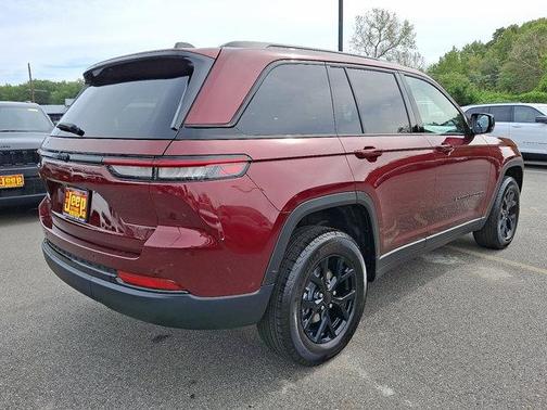 2025 Jeep Grand Cherokee Altitude