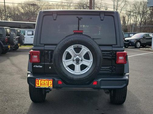 Photo 5 of 25 of 2020 Jeep Wrangler Unlimited Sport