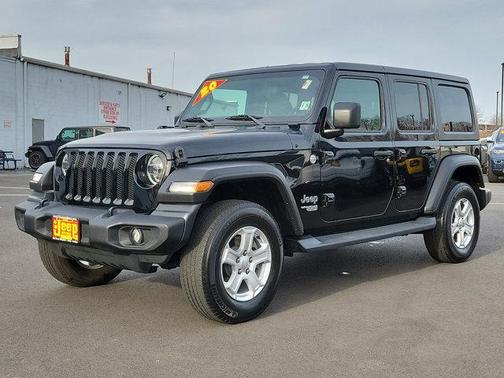 Photo 3 of 25 of 2020 Jeep Wrangler Unlimited Sport
