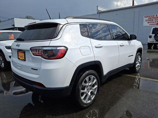 2022 Jeep Compass Latitude Lux