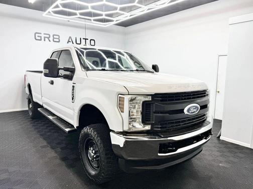 Oxford White 2019 Ford F-250 XL