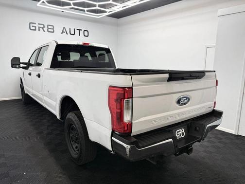 Oxford White 2019 Ford F-250 XL