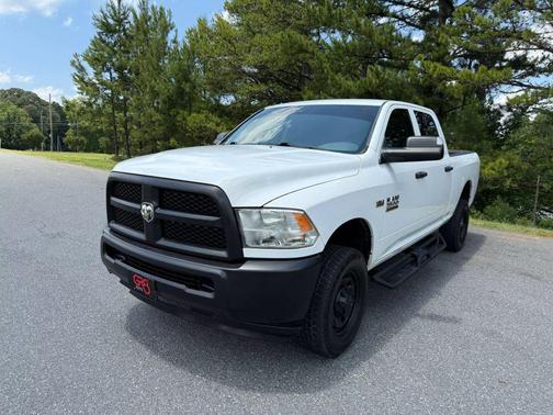 2018 RAM 2500 Tradesman Crew Cab 4x4 6'4' Box