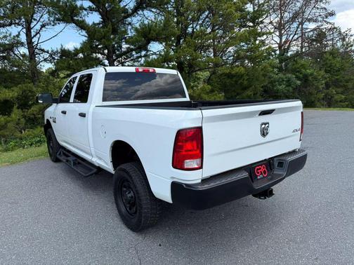 2018 RAM 2500 Tradesman Crew Cab 4x4 6'4' Box