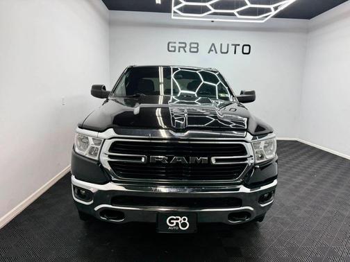 Diamond Black Crystal Pearlcoat 2021 RAM 1500 Big Horn/Lone Star
