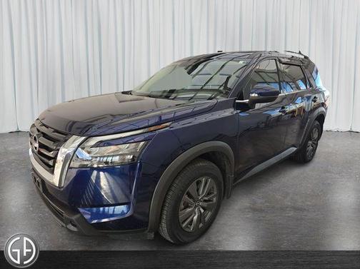 2023 Nissan Pathfinder SV