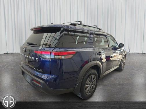 2023 Nissan Pathfinder SV