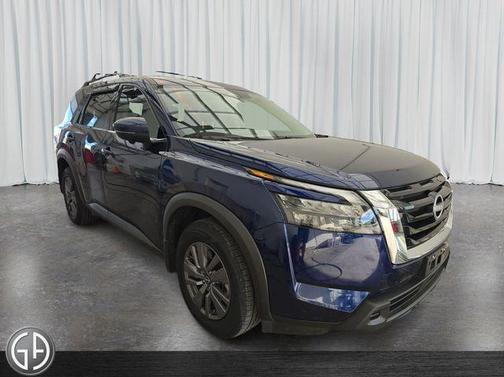 2023 Nissan Pathfinder SV