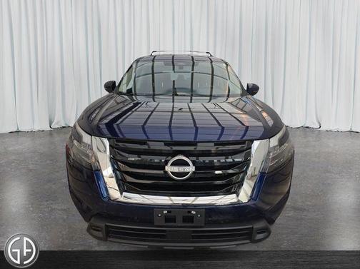 2023 Nissan Pathfinder SV