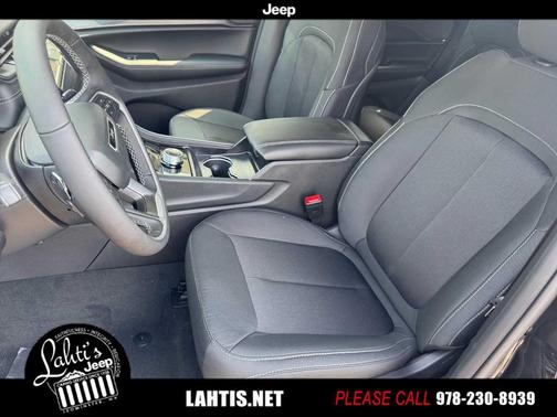2025 Jeep Grand Cherokee Laredo X