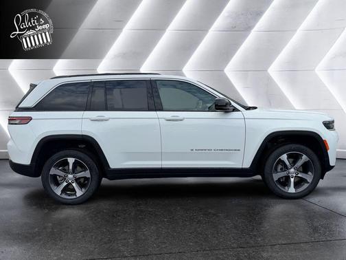 Bright White Clearcoat 2026 Jeep Grand Cherokee Limited