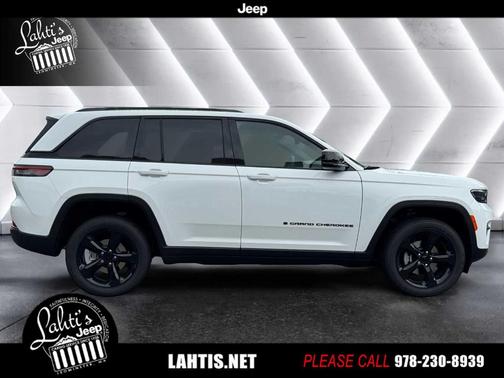 2025 Jeep Grand Cherokee Laredo