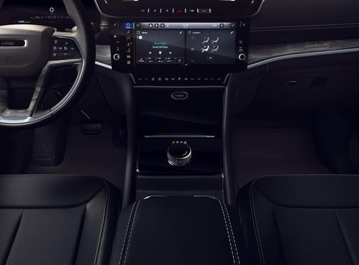 2026 Jeep Grand Cherokee Altitude