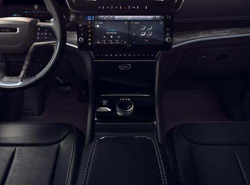 Diamond Black Crystal Pearlcoat 2026 Jeep Grand Cherokee Limited