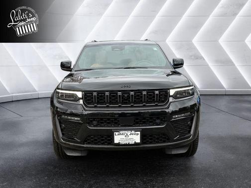 diamond black crystal pearlcoat 2026 Jeep Grand Cherokee L Summit