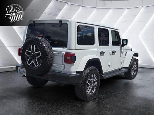 Bright White Clearcoat 2024 Jeep Wrangler 4-Door Sahara 4x4