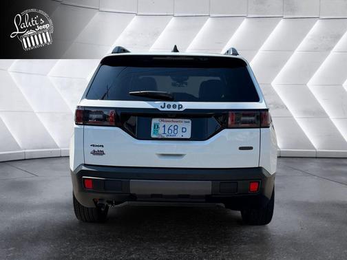 bright white clearcoat 2026 Jeep Cherokee Overland