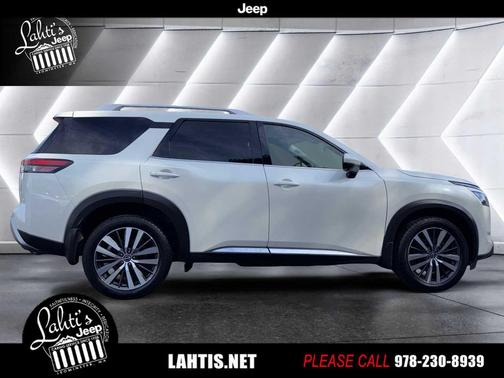 2022 Nissan Pathfinder Platinum 4WD
