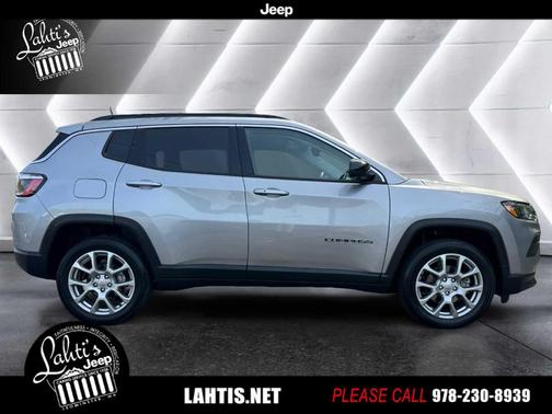 2022 Jeep Compass Latitude Lux