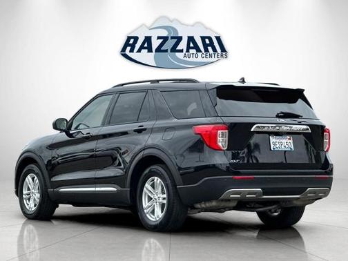 AGATE BLACK METALLIC 2022 Ford Explorer XLT