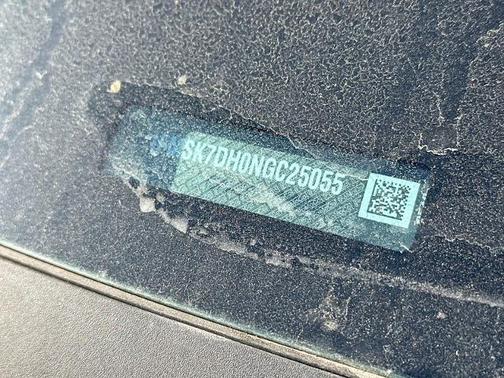 AGATE BLACK METALLIC 2022 Ford Explorer XLT