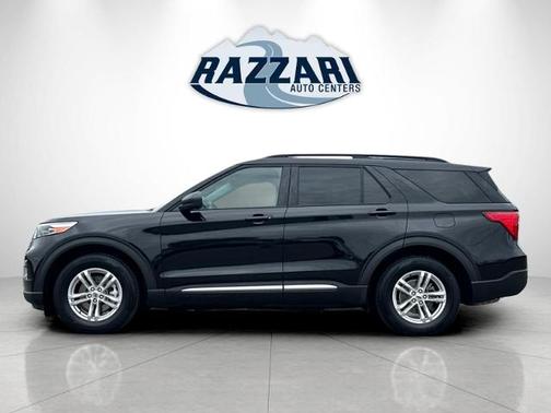 AGATE BLACK METALLIC 2022 Ford Explorer XLT