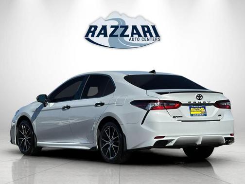Ice 2024 Toyota Camry SE
