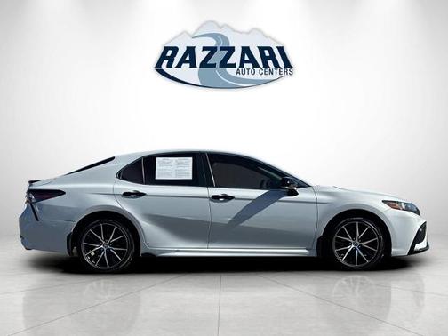 Ice 2024 Toyota Camry SE