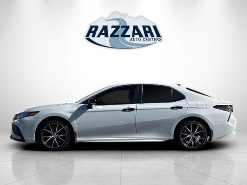 Ice 2024 Toyota Camry SE