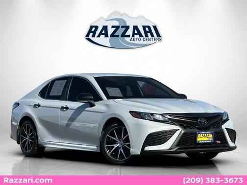 Ice 2024 Toyota Camry SE