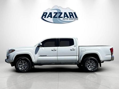 White 2018 Toyota Tacoma SR5
