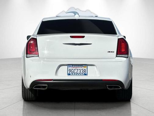Bright White Clearcoat 2022 Chrysler 300 TOURING