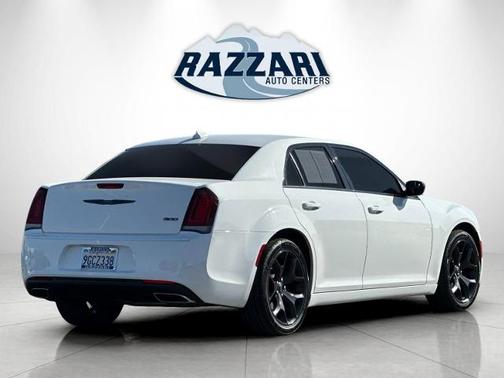 Bright White Clearcoat 2022 Chrysler 300 TOURING