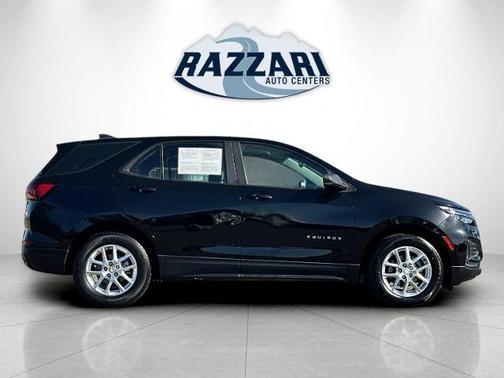 Mosaic Black Metallic 2022 Chevrolet Equinox LS