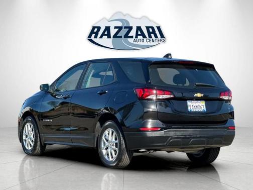 Mosaic Black Metallic 2022 Chevrolet Equinox LS