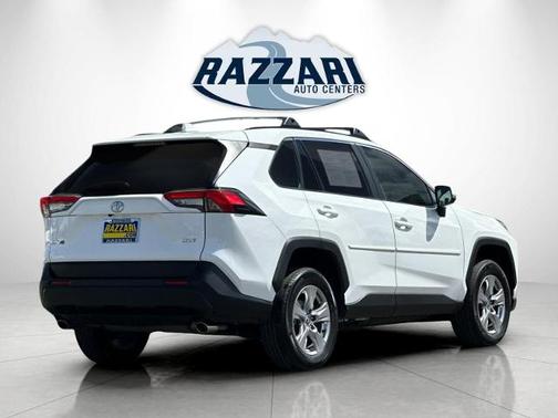 Ice 2023 Toyota RAV4 XLE