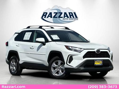 Ice 2023 Toyota RAV4 XLE