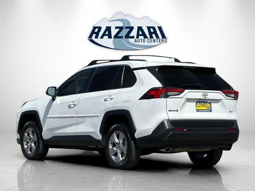 Ice 2023 Toyota RAV4 XLE