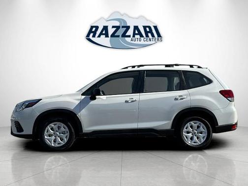 Crystal White Pearl 2022 Subaru Forester BASE