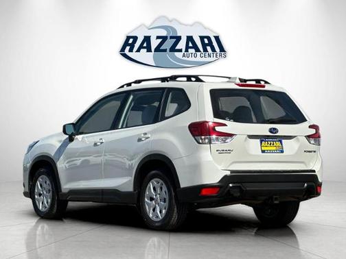 Crystal White Pearl 2022 Subaru Forester BASE