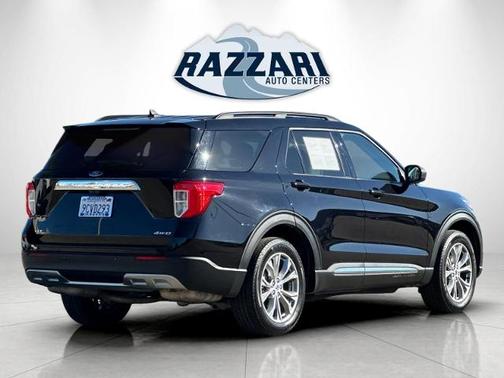 AGATE BLACK METALLIC 2022 Ford Explorer XLT