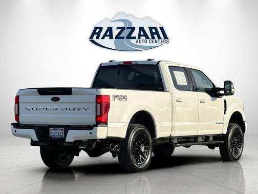 2022 Ford F-350 LARIAT SUPER DUTY