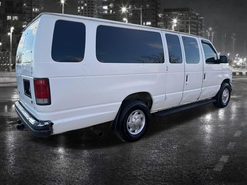 2000 Ford E350 Super Duty XL Wagon