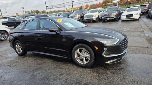 2022 Hyundai SONATA SE