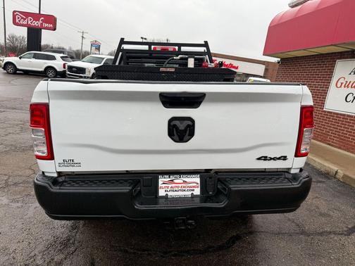 2023 RAM 3500 Tradesman Crew Cab 4x4 8' Box